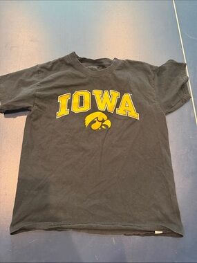 Fanatics Black Iowa Hawkeyes Short Sleeve Tee with Gold Logo